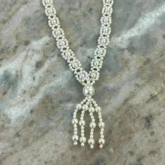 Vintage Pearl Beaded necklace. Beautiful beaded design. White - Picture 2 of 4